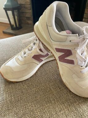 New Balance Women's Cream and Dusty Pink Retro Runner Sneakers